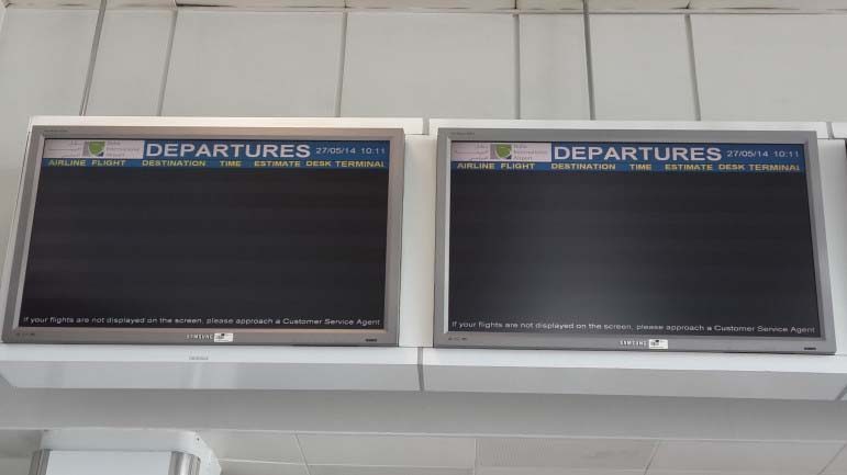 After HIA officially opened before 10am, Doha International Airport cleared its flight information sign boards.