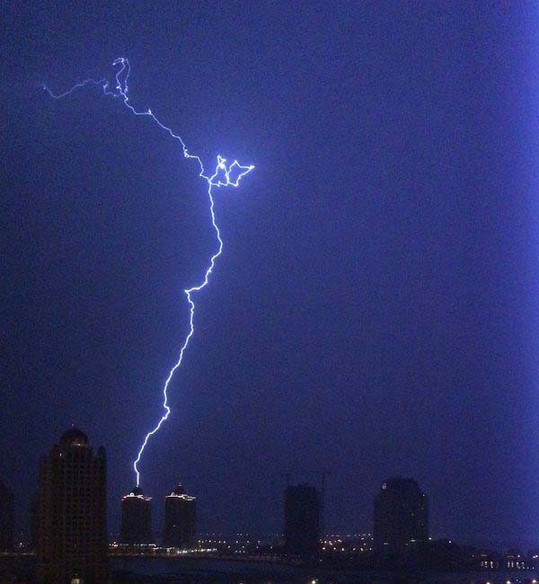 Sleepless in Qatar enjoy middle-of-the-night thunderstorms - Doha News ...