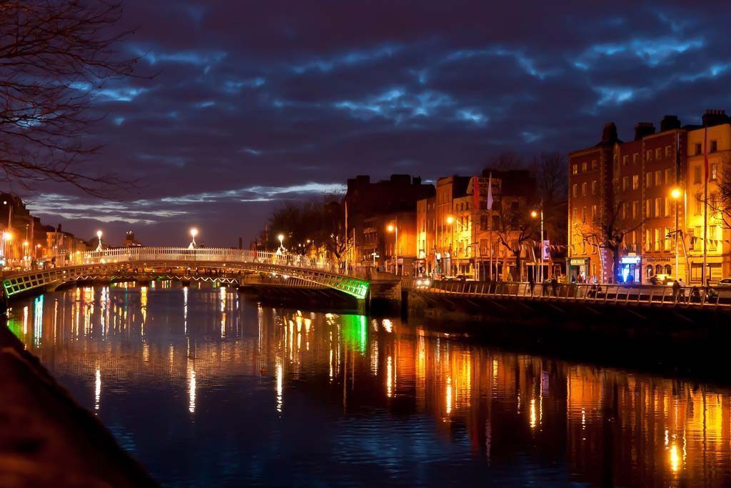 Dublin's Ha'penny Bridge at night