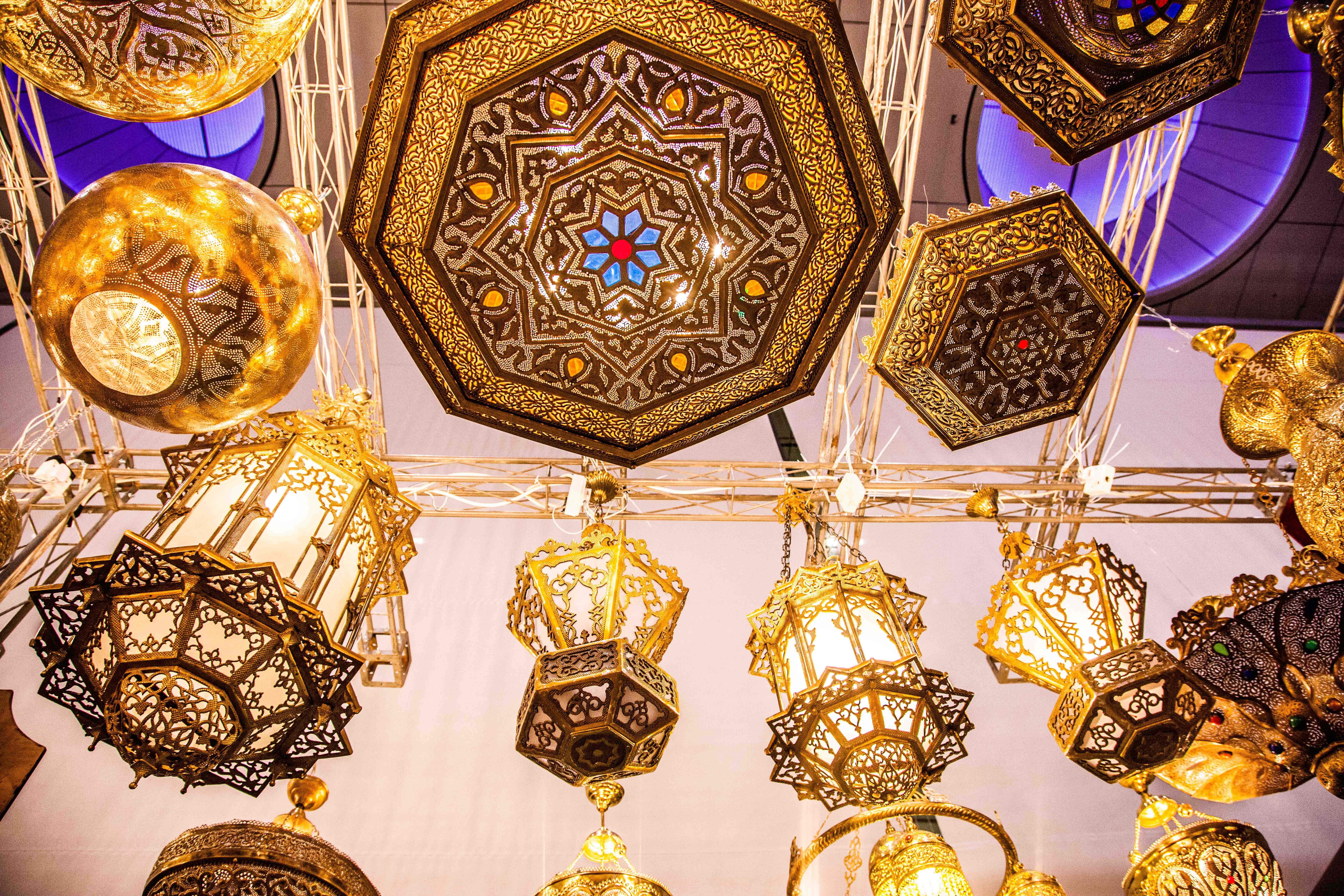 Qatar shoppers keeping cool at massive indoor Ramadan souq 