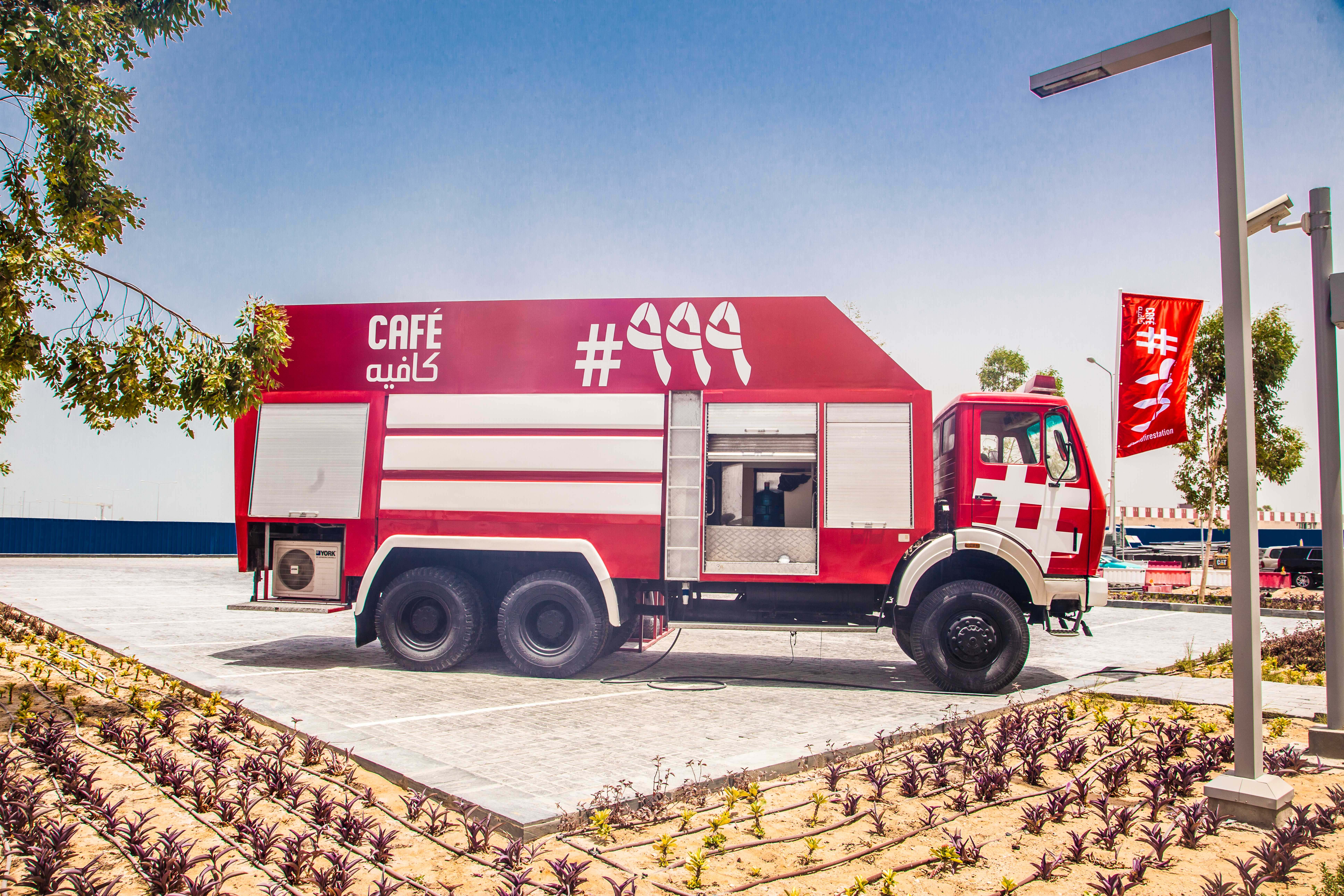 Cafe #999's food truck