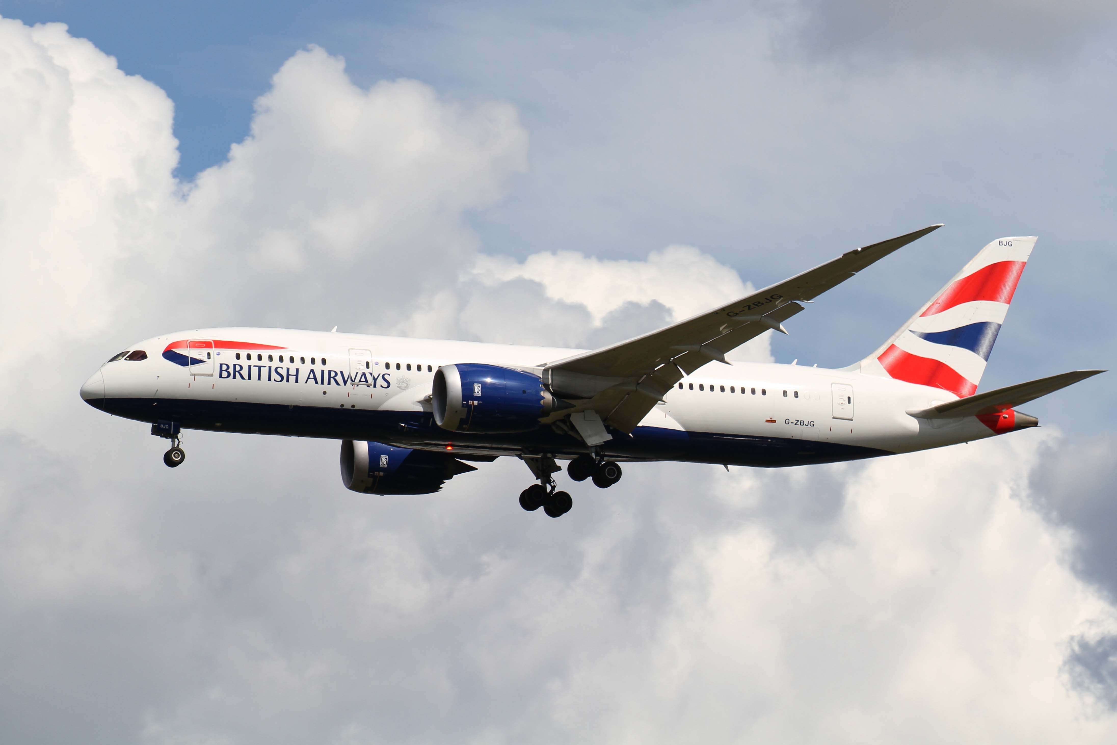 A British Airways Boeing 787 landing at Heathrow