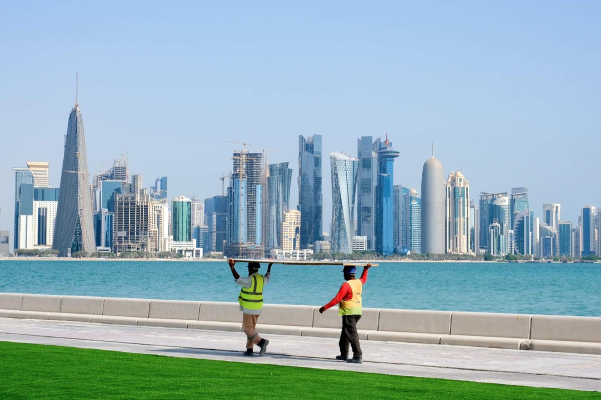 “City on the Shoulders” photograph about Doha’s workers wins international prize