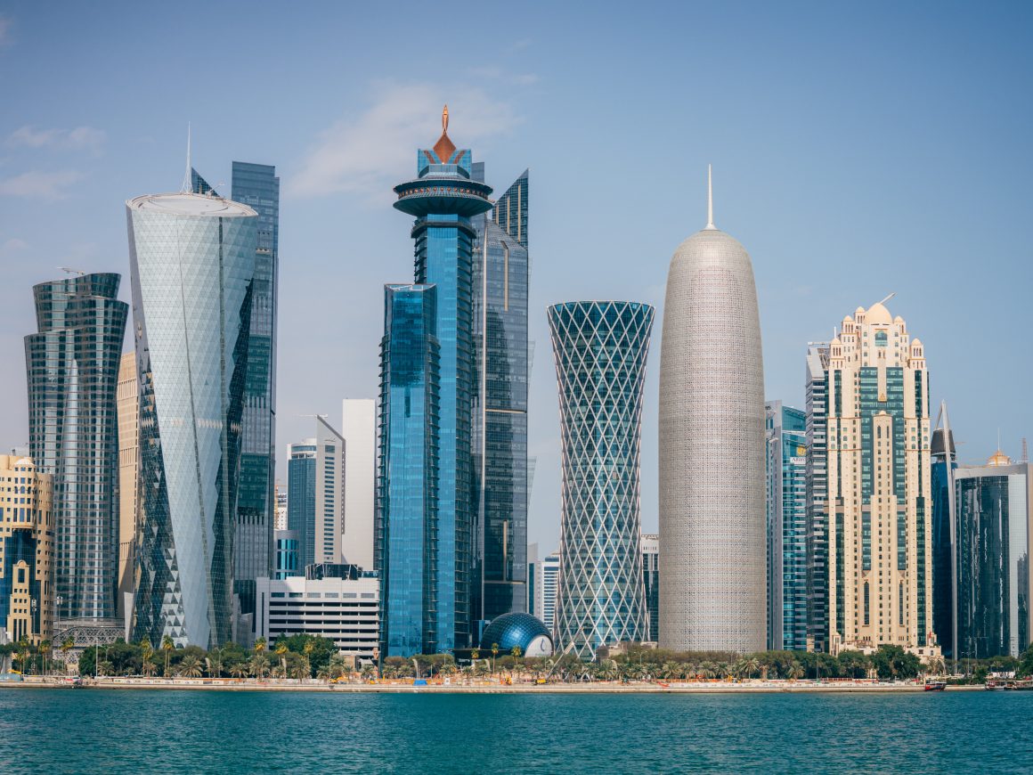 Report: Qatari families earn almost three times as much as expats ...