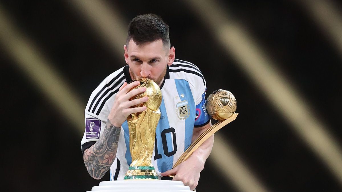 Messi’s Qatar World Cup jerseys could be auctioned for a record $10 million 