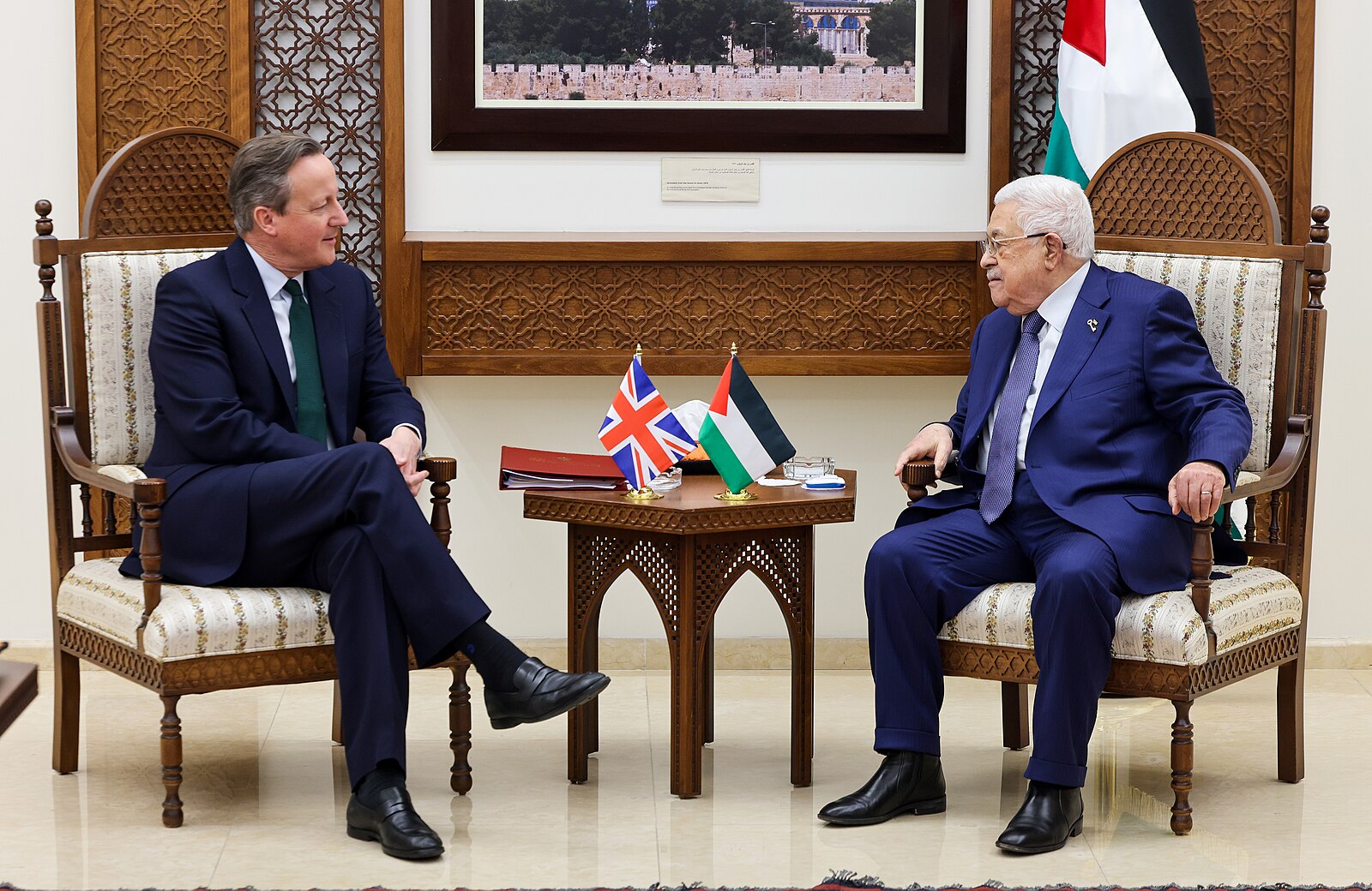 British Foreign Secretary: ‘UK considering recognition of a Palestinian state’
