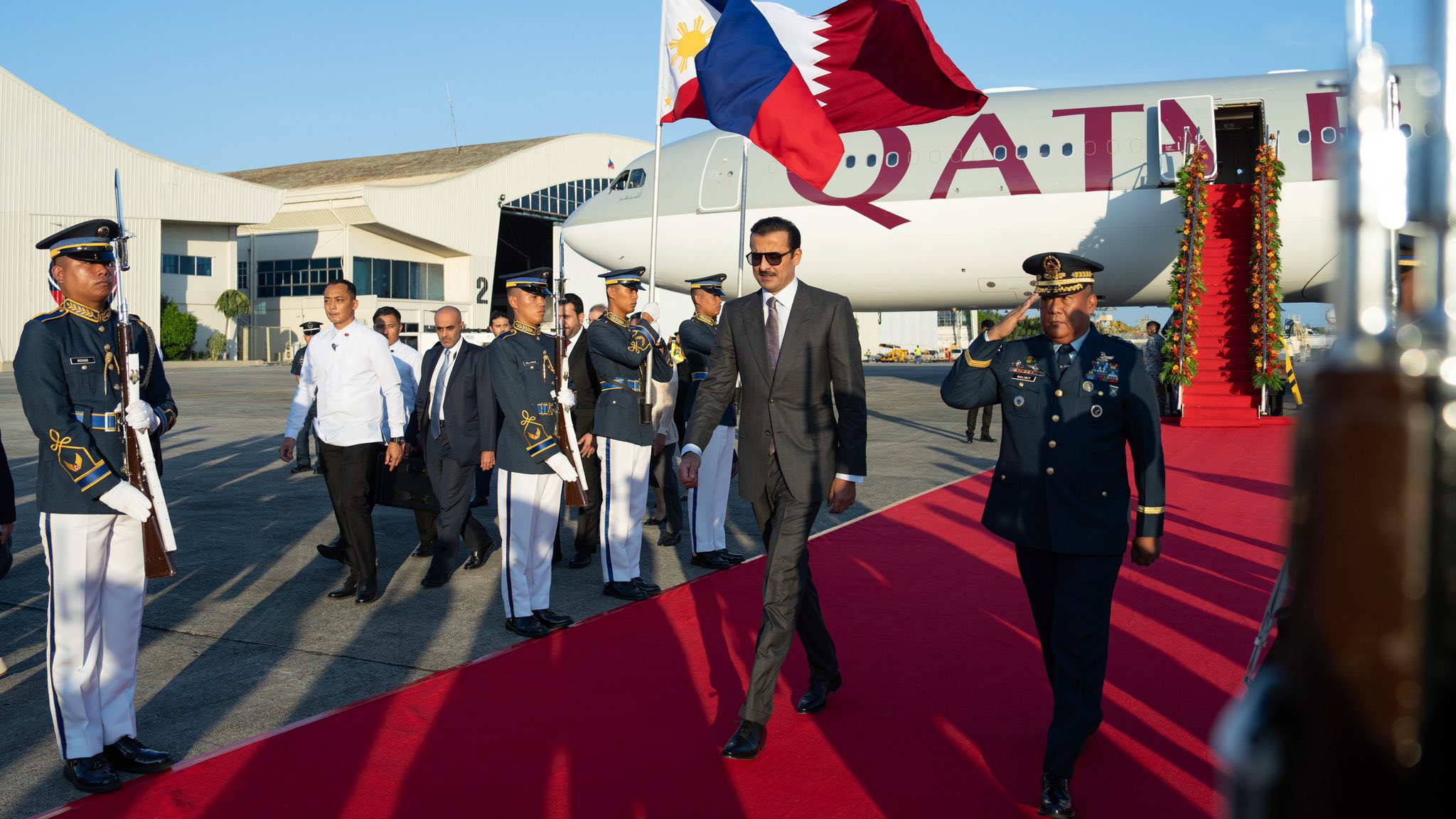 Qatar’s Amir begins three-stop Asia tour