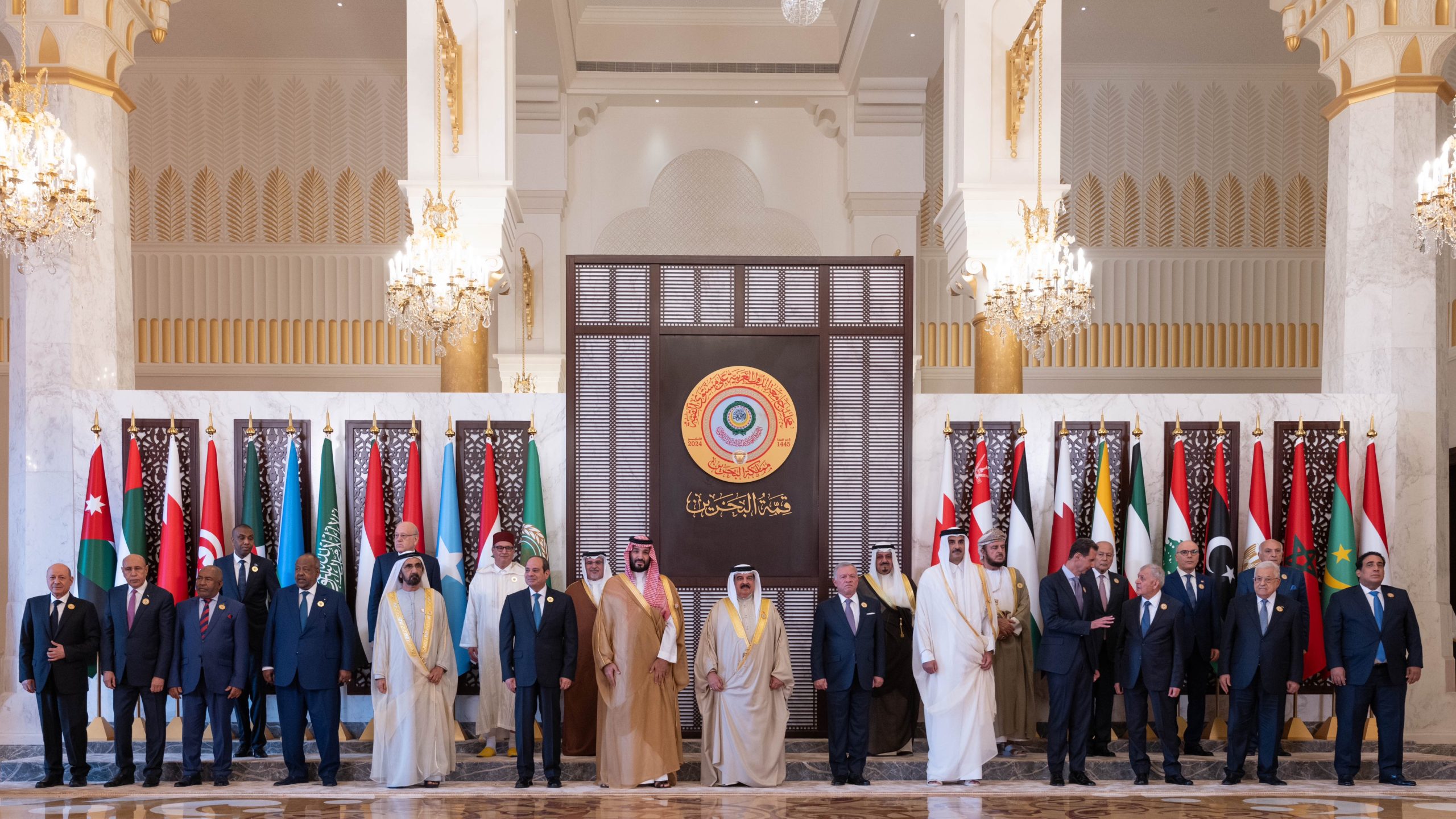 Qatar’s Amir attends opening session of Arab League Summit in Bahrain