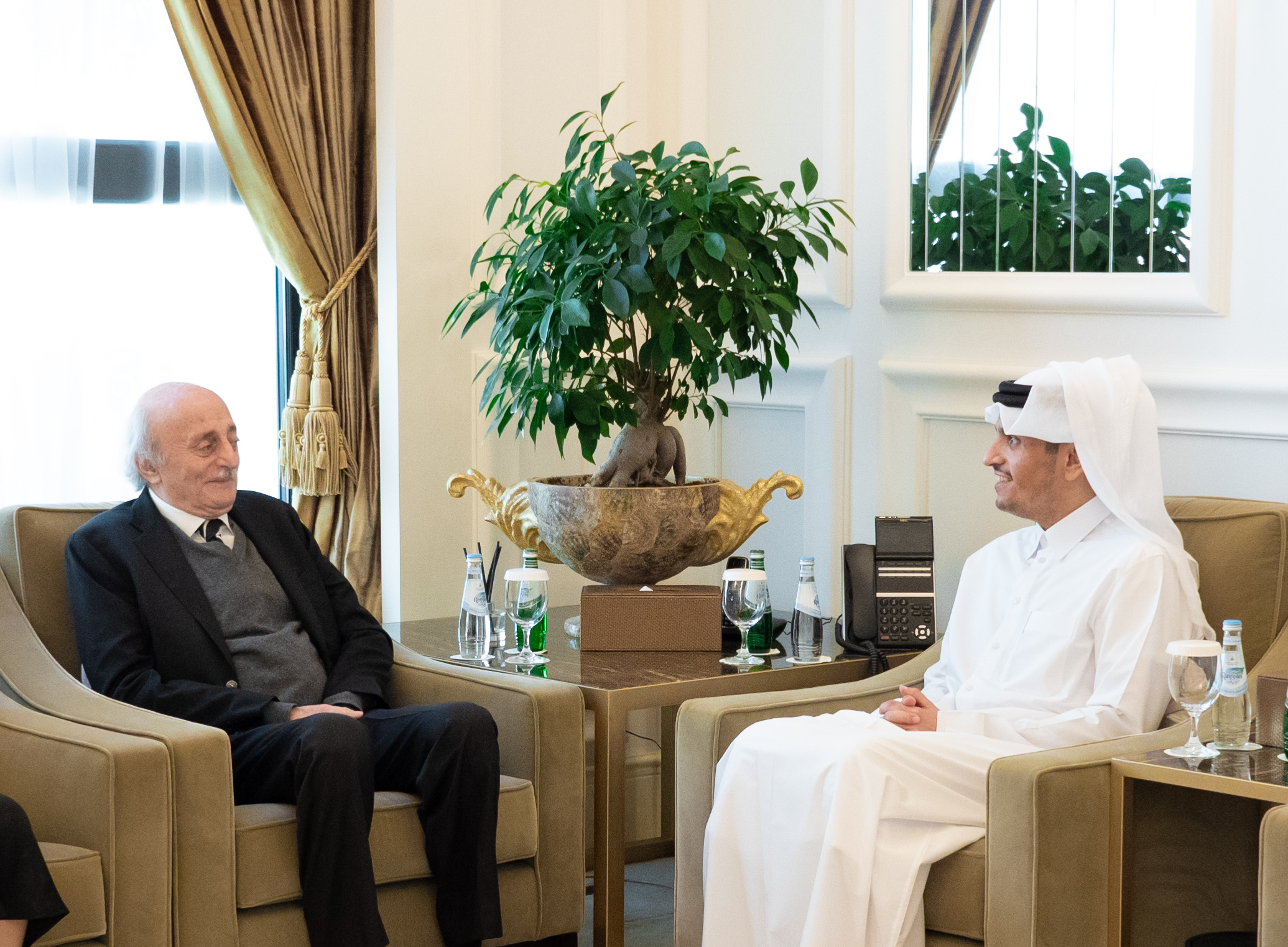 Qatar’s PM receives Lebanon’s Jumblatt in Doha