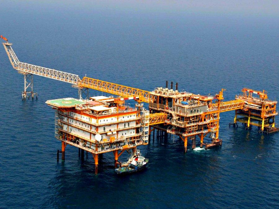 Iran surpasses Qatar in gas extraction from shared offshore field