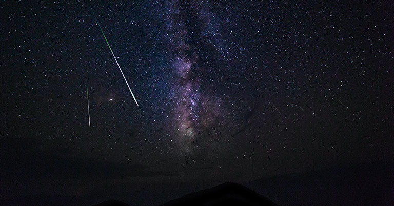 Qatar’s skies light up with Delta Draconid Meteors